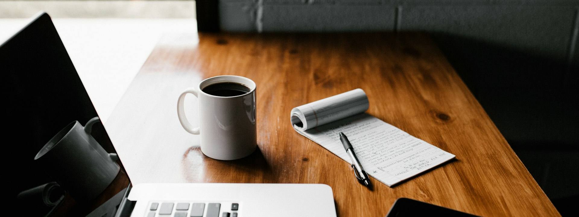 AI 效率悖論：模型越強大，你越該專注這件事